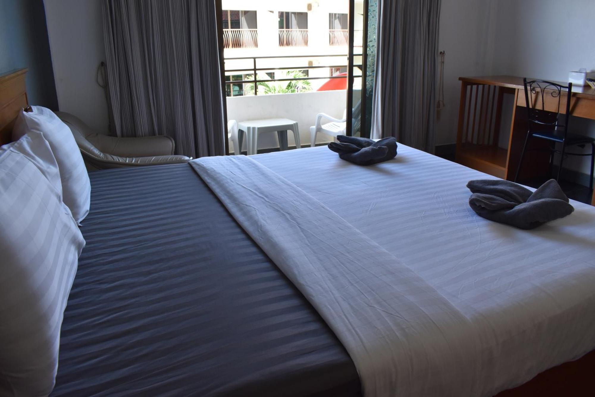 Karon サラ ブア ルーム カロン Bed & Breakfast エクステリア 写真
