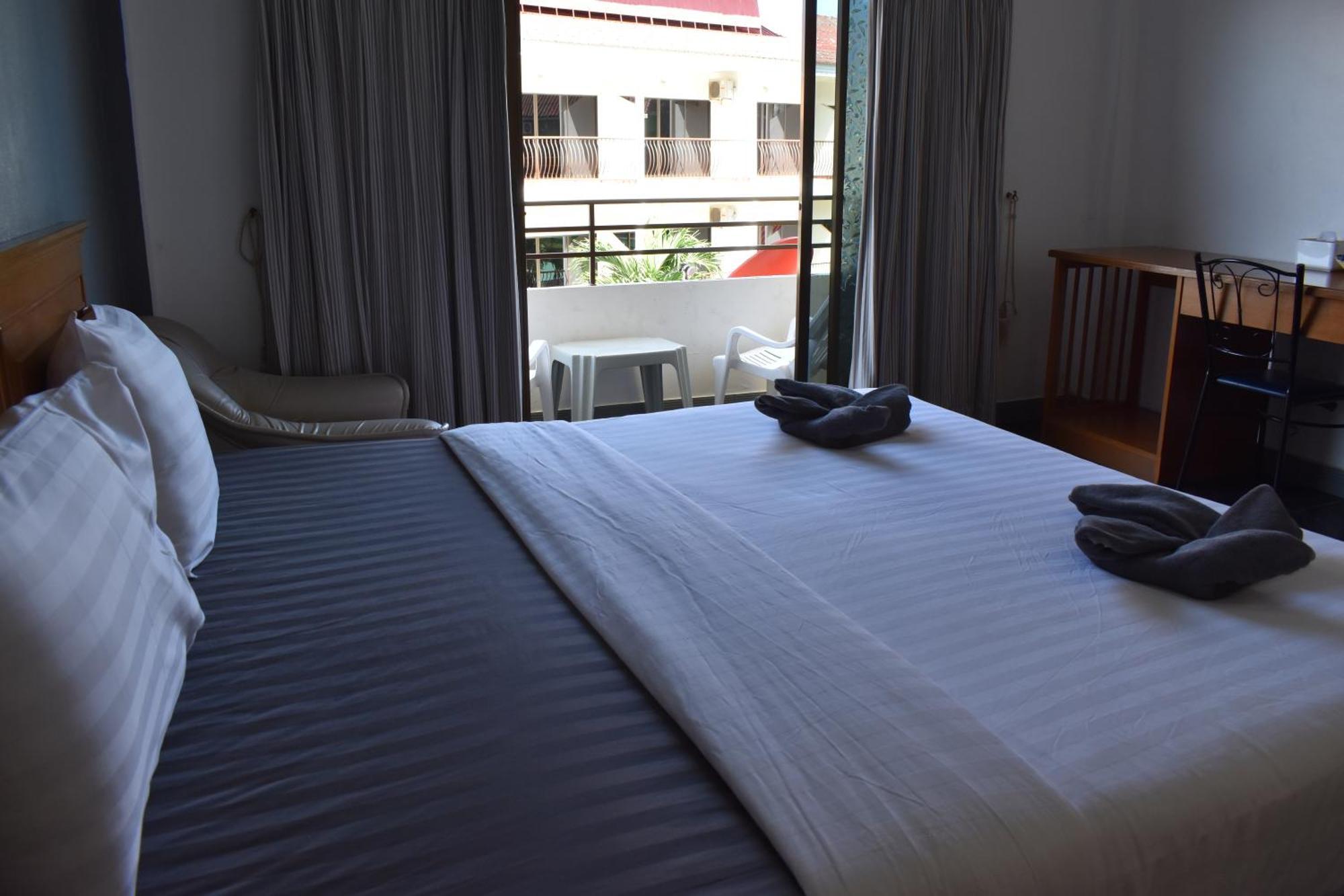 Karon サラ ブア ルーム カロン Bed & Breakfast エクステリア 写真